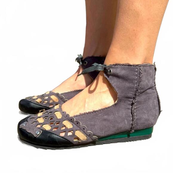 Lavender Purple Suede Cutout Gladiator Flats – Women’s Size 7, Like New - Picture 1 of 10